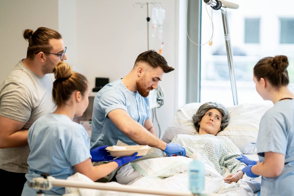 FH Salzburg Pflege 1920px